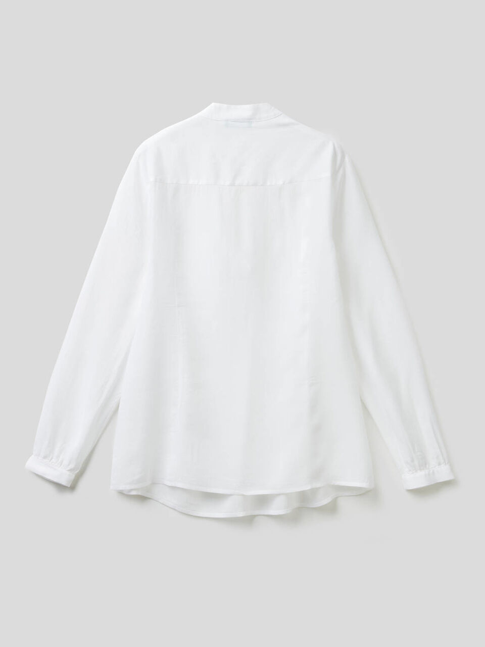 Blusa fluida con scollo a V image number 2