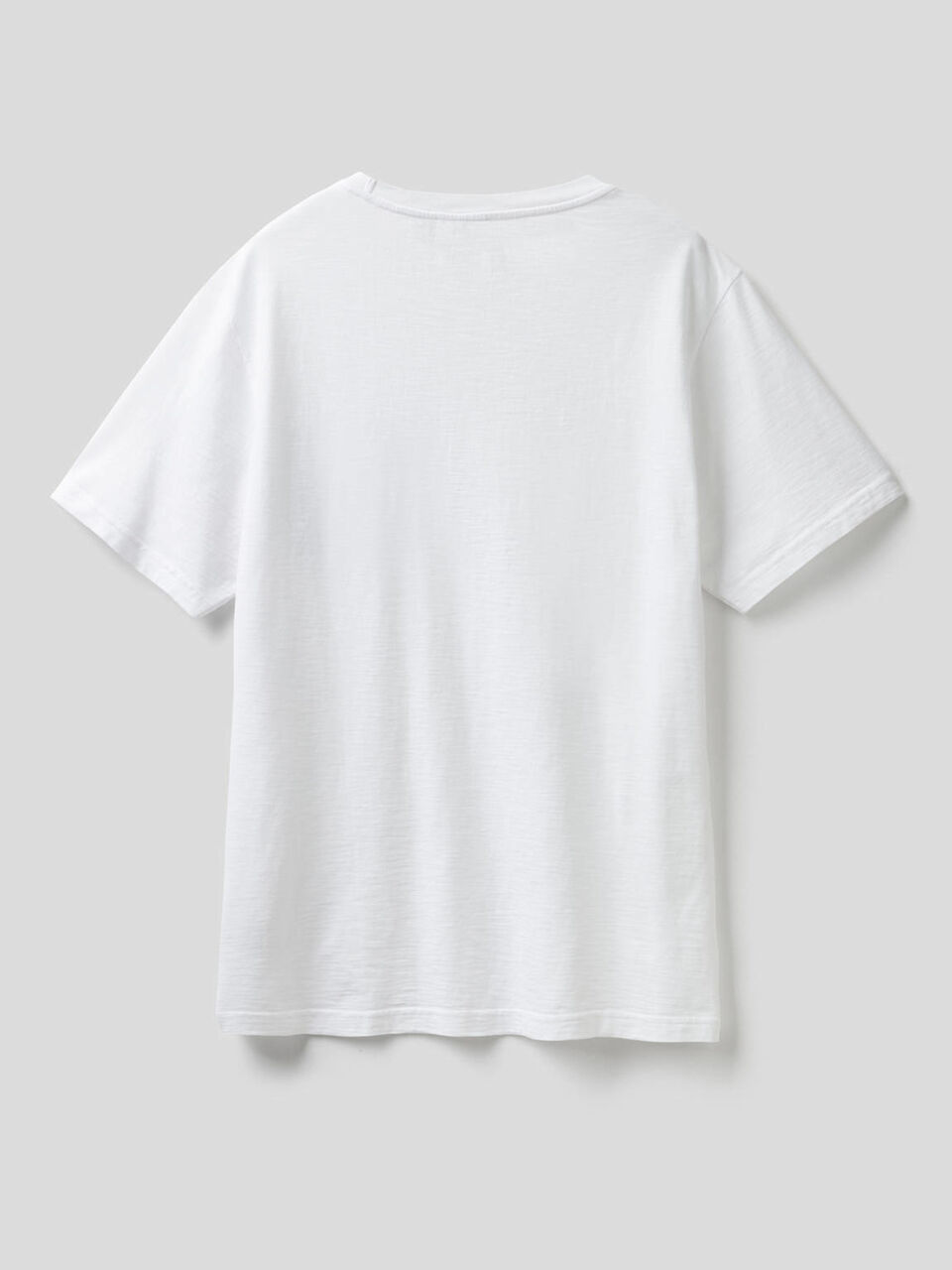 T-shirt con taschino a contrasto image number 2