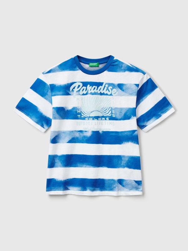 T-shirt a righe con stampa davanti e dietro Bambino