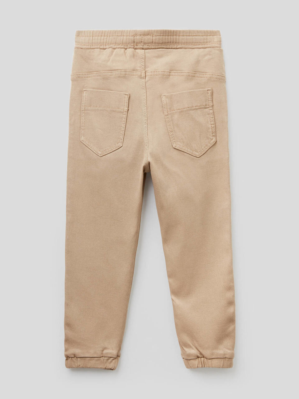 Pantaloni con coulisse e maxi tasche image number 2