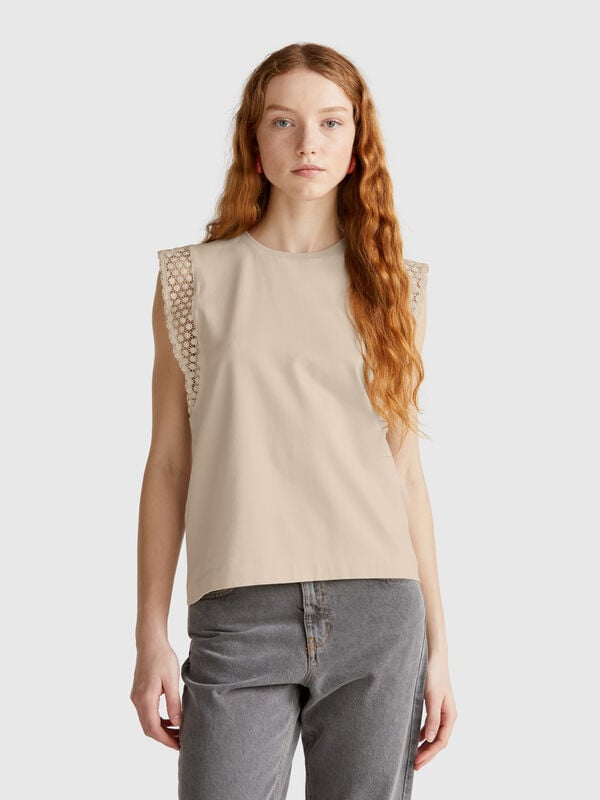 Top smanicato con macramè Donna