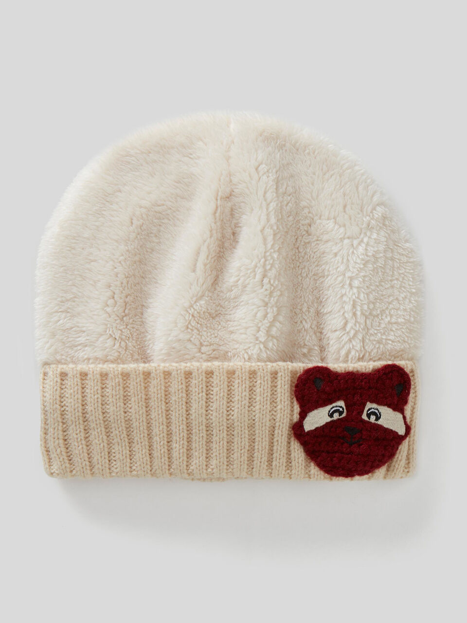 Cappello con risvolto e patch image number 1