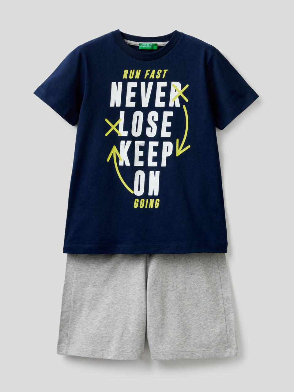 Completo t-shirt e bermuda image number 1