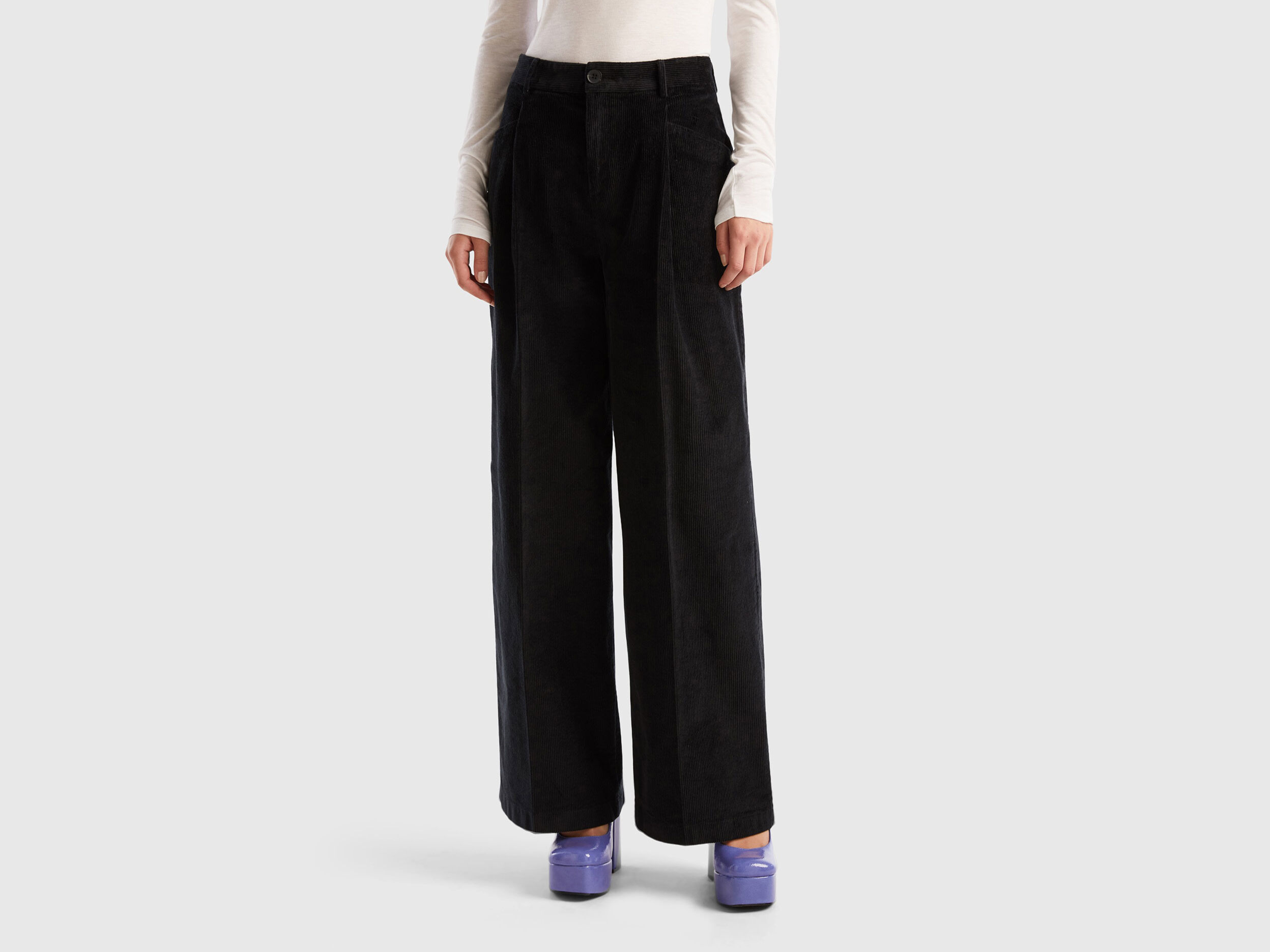 Pantaloni gamba ampia in velluto a coste Nero Donna Benetton