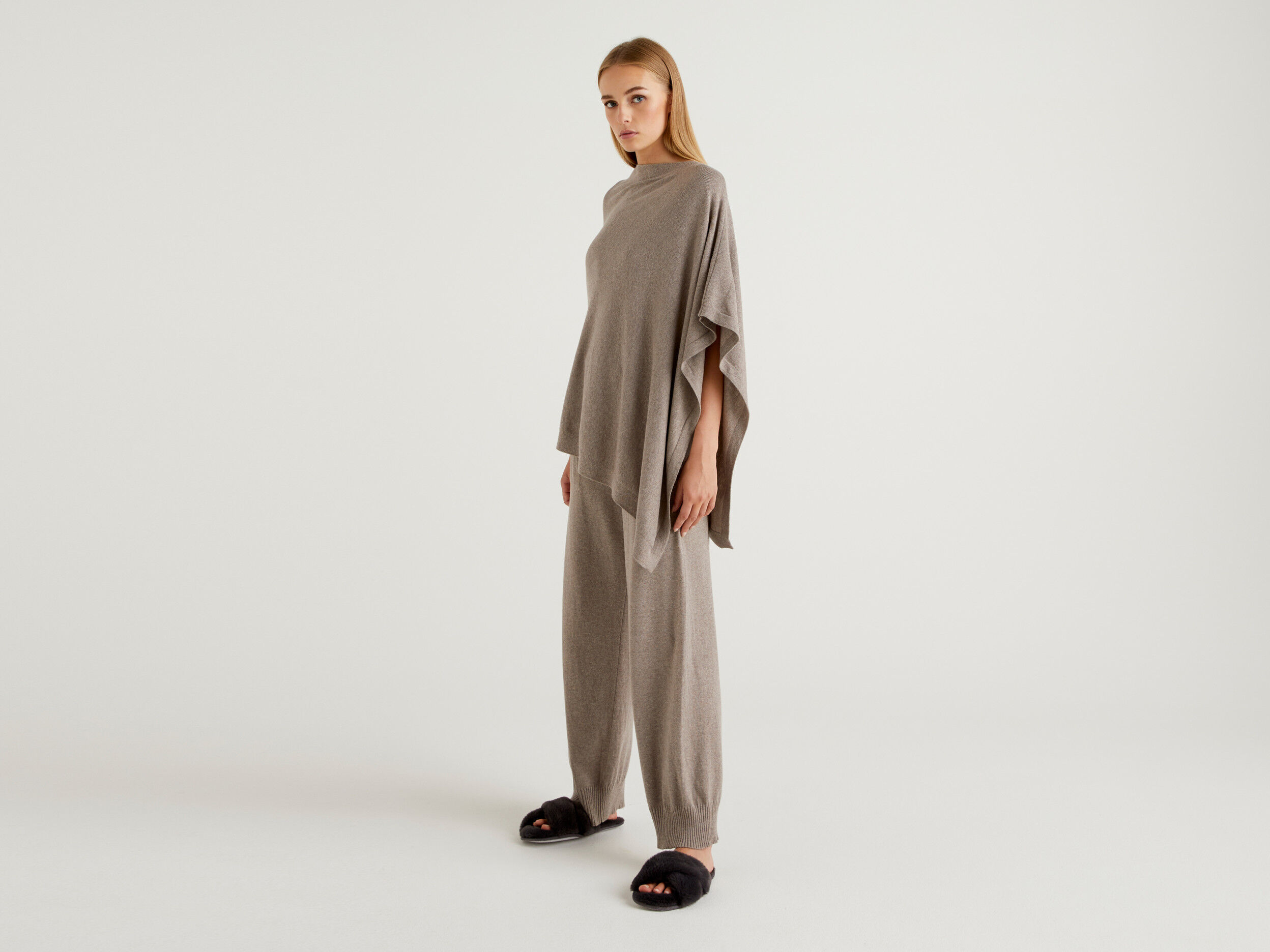 United Colors of Benetton Donna Abbigliamento Cappotti e giubbotti Poncho e Mantelle Mantella In Misto Seta E Cashmere 