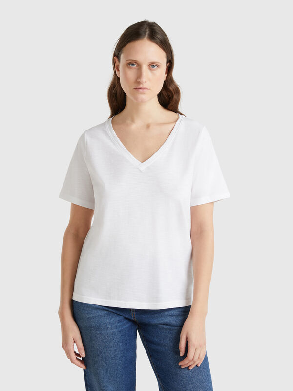T-shirt scollo a V in cotone fiammato Donna