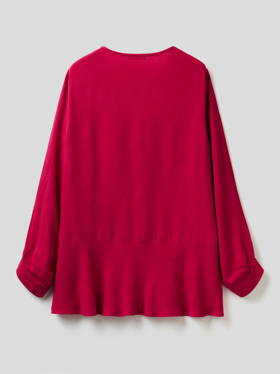 Blusa con scollo a V e balza sul fondo image number 2