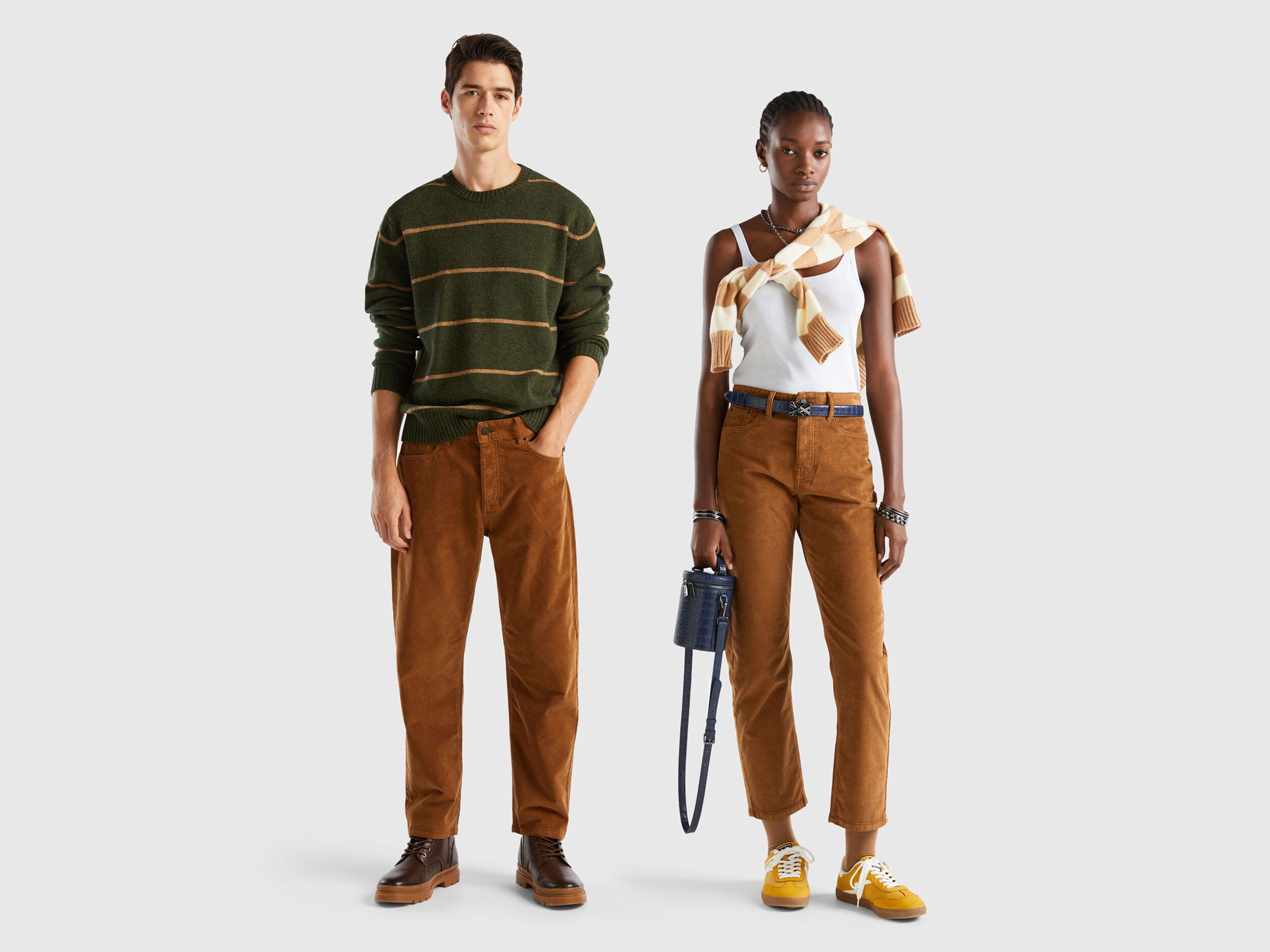 Pantaloni carrot outfit online