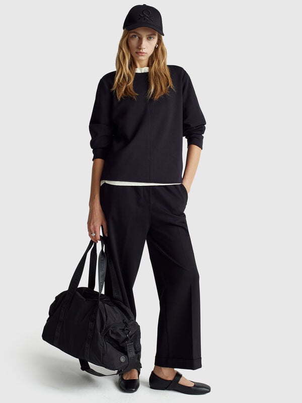 Pantaloni con elastico in vita Pantaloni con elastico in vita Donna
