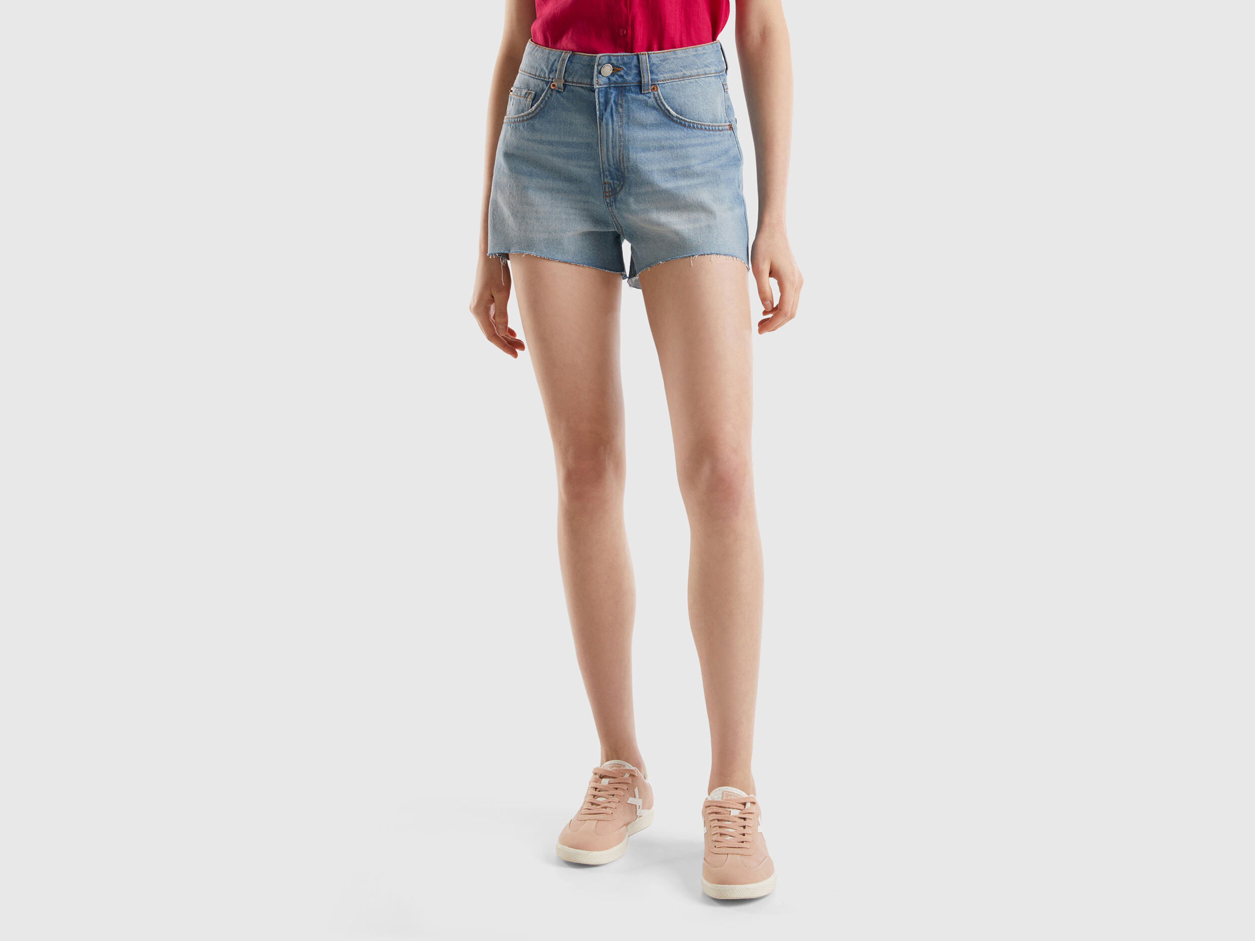 Shorts sfrangiati in misto cotone riciclato Azzurro Benetton
