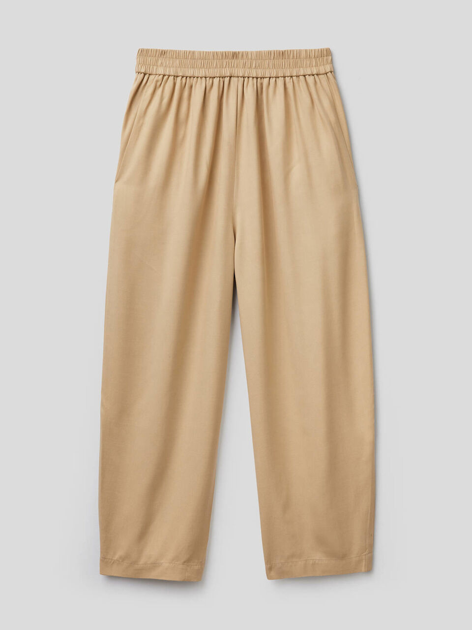 Pantaloni fluidi con pieghe image number 2