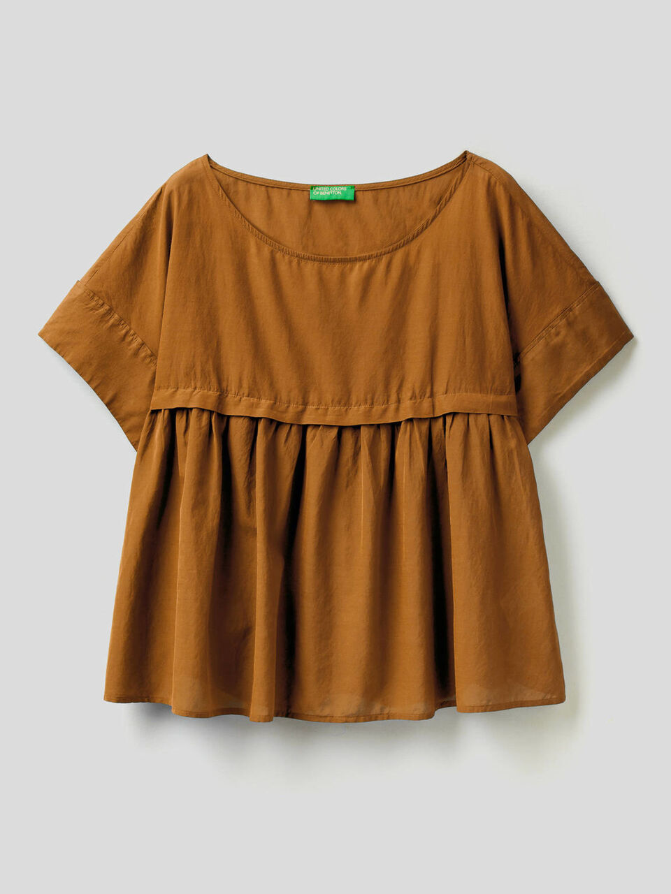 Blusa leggera con maxi balza image number 1