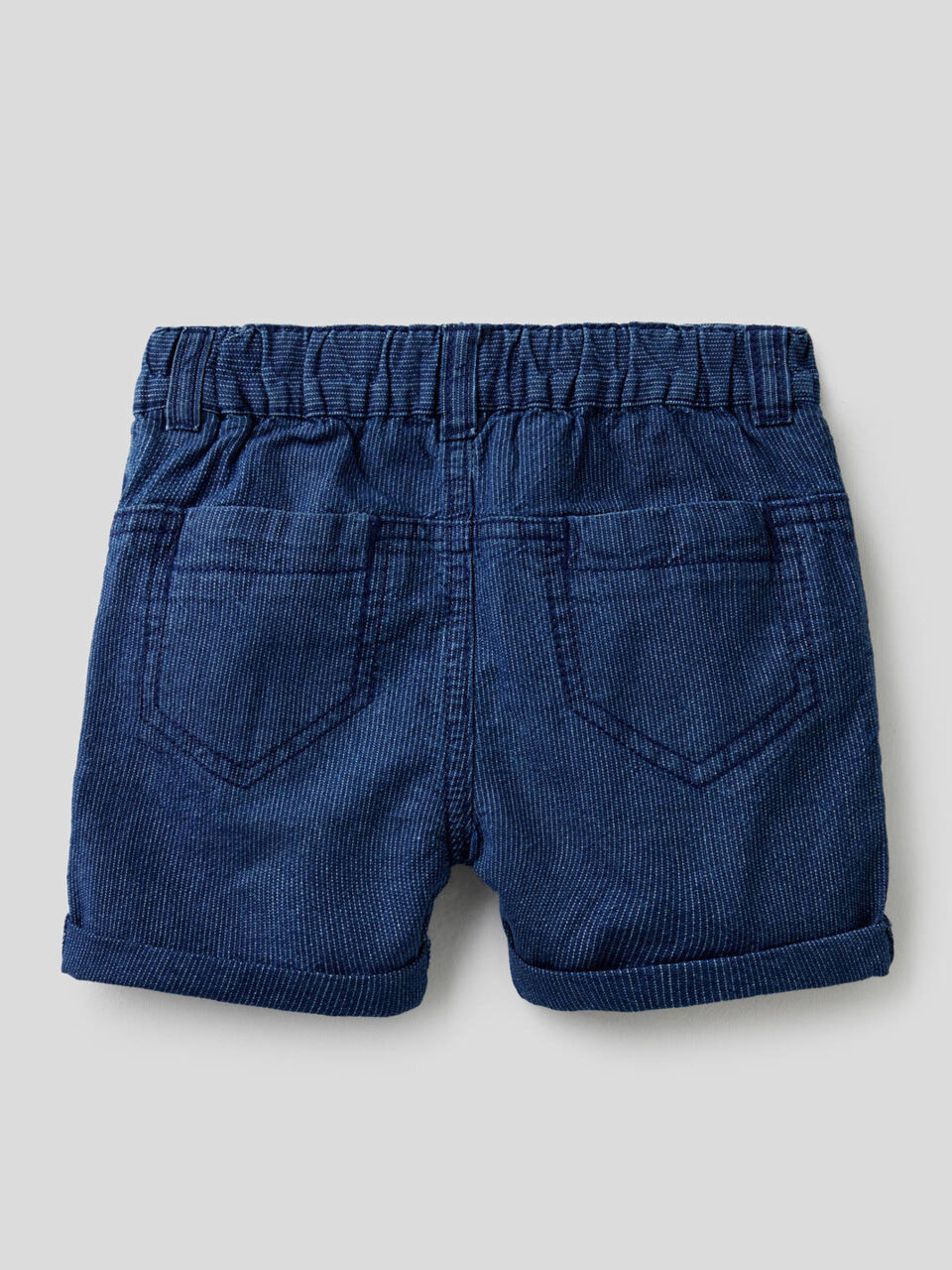 Pantaloncini corti in jeans rigato image number 2