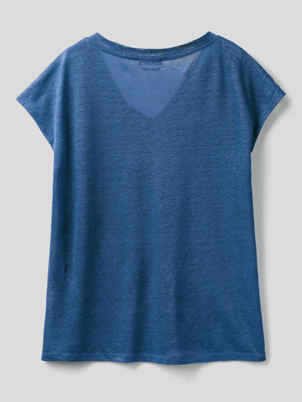Top con scollo a V in puro lino image number 2