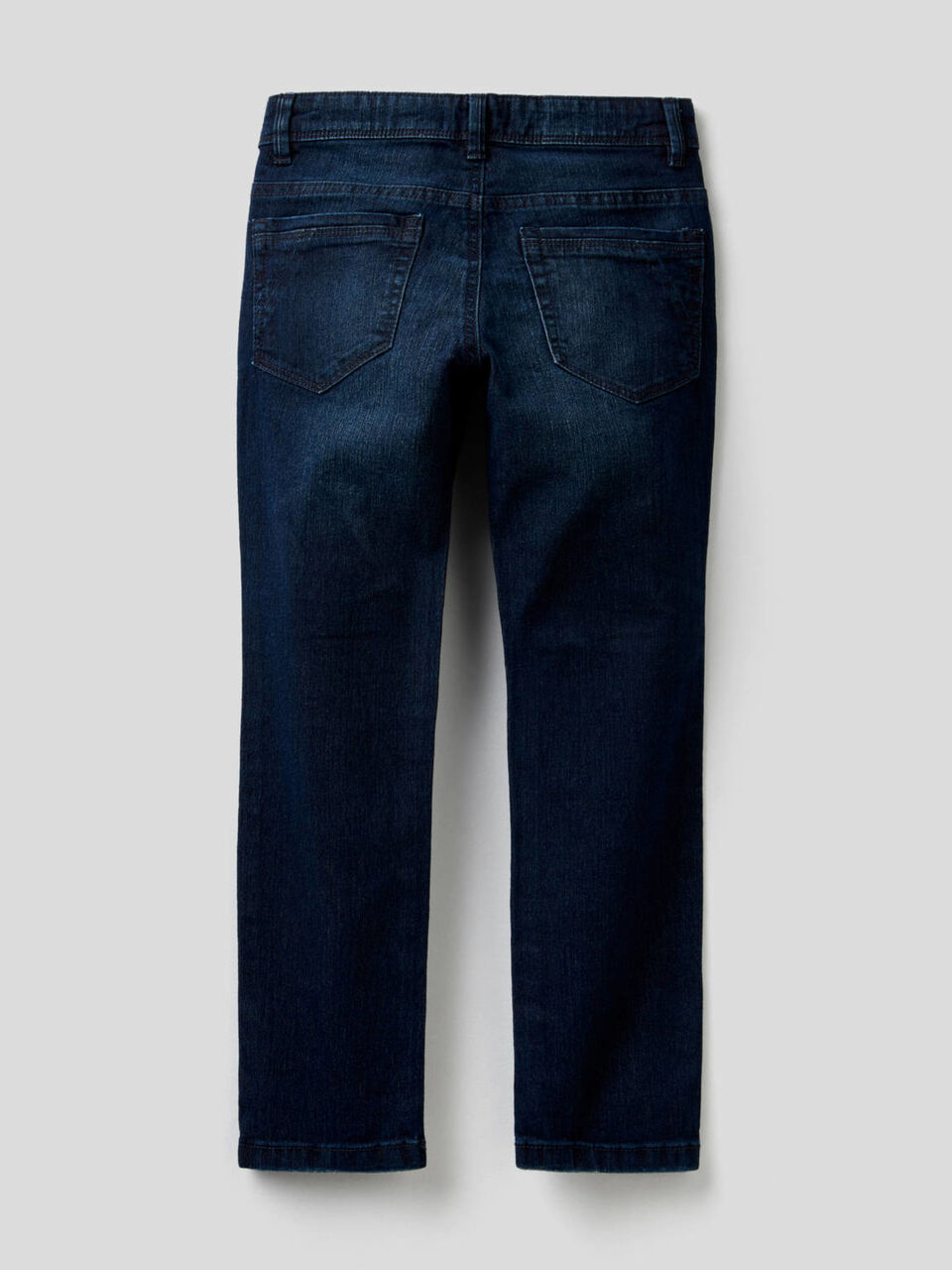 Jeans slim fit con aspetto vissuto image number 2