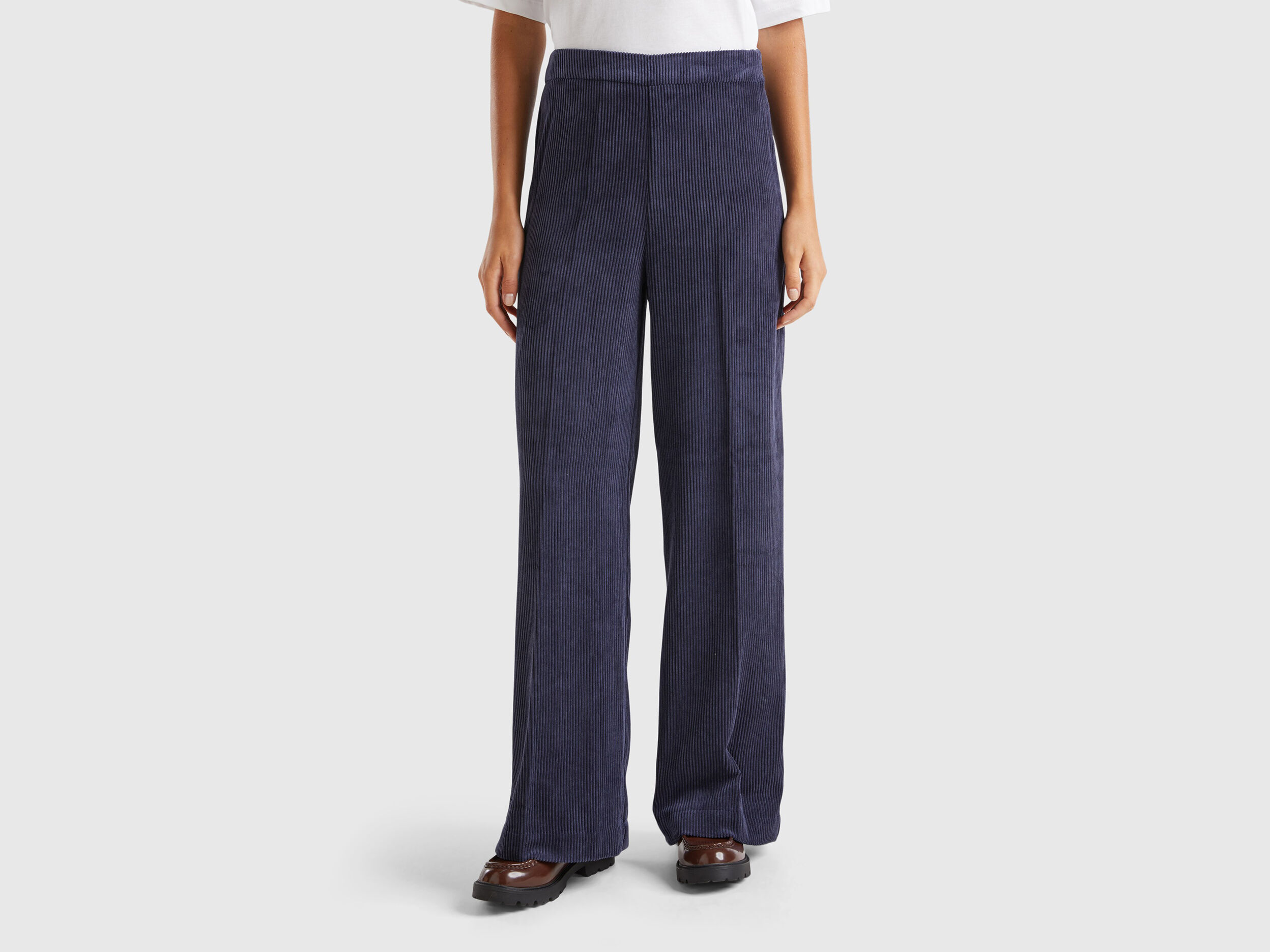Pantaloni flare fit in velluto Blu Scuro Benetton