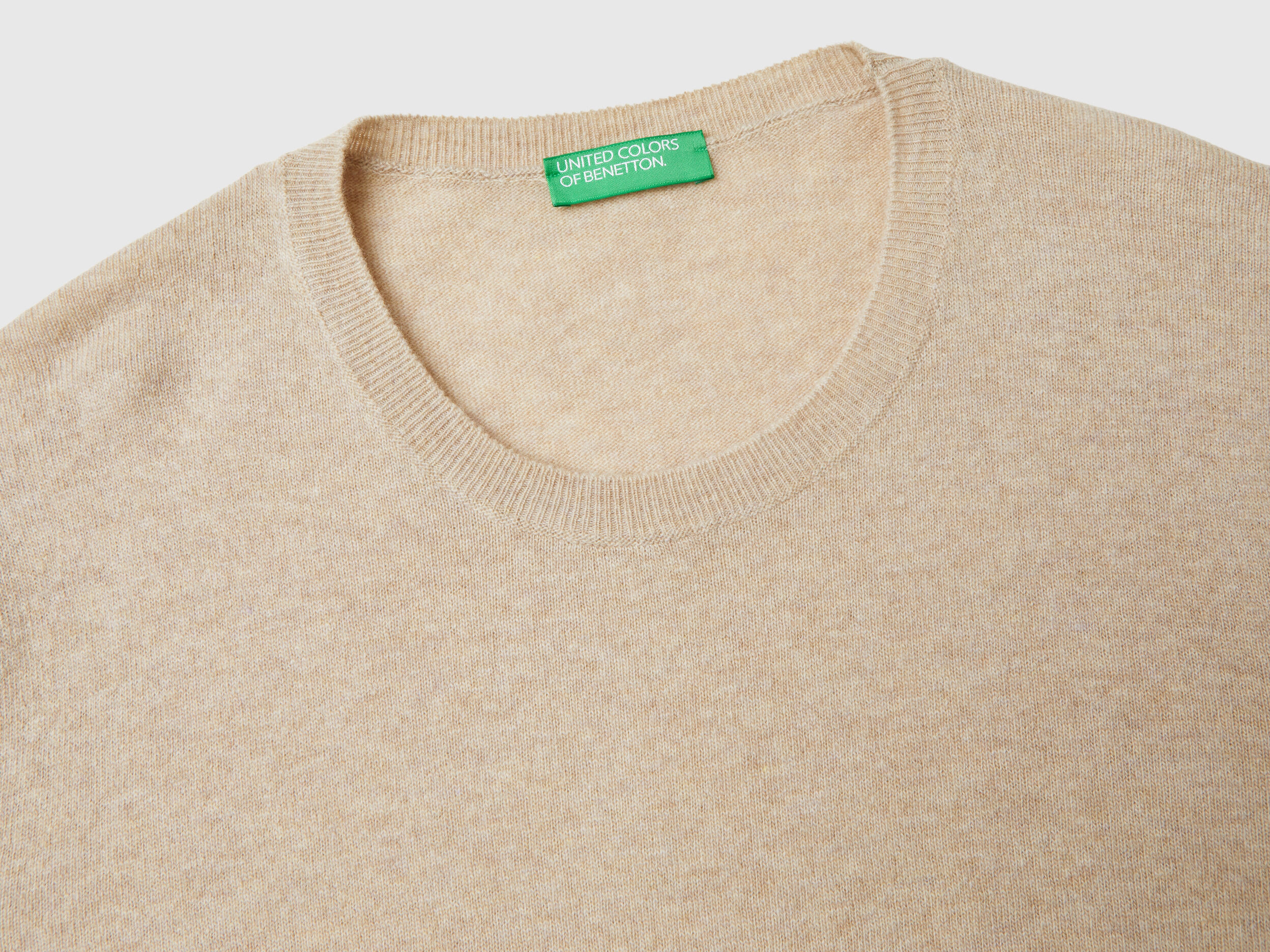 Maglia relaxed fit in pura lana Merino Beige Benetton