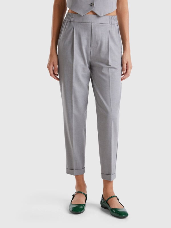 Pantaloni con risvolto in misto viscosa stretch Pantaloni con risvolto in misto viscosa stretch Donna