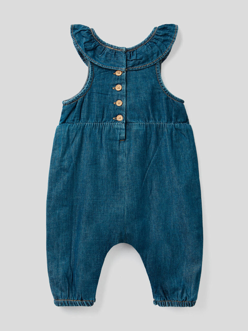 Salopette con volant in jeans leggero image number 2