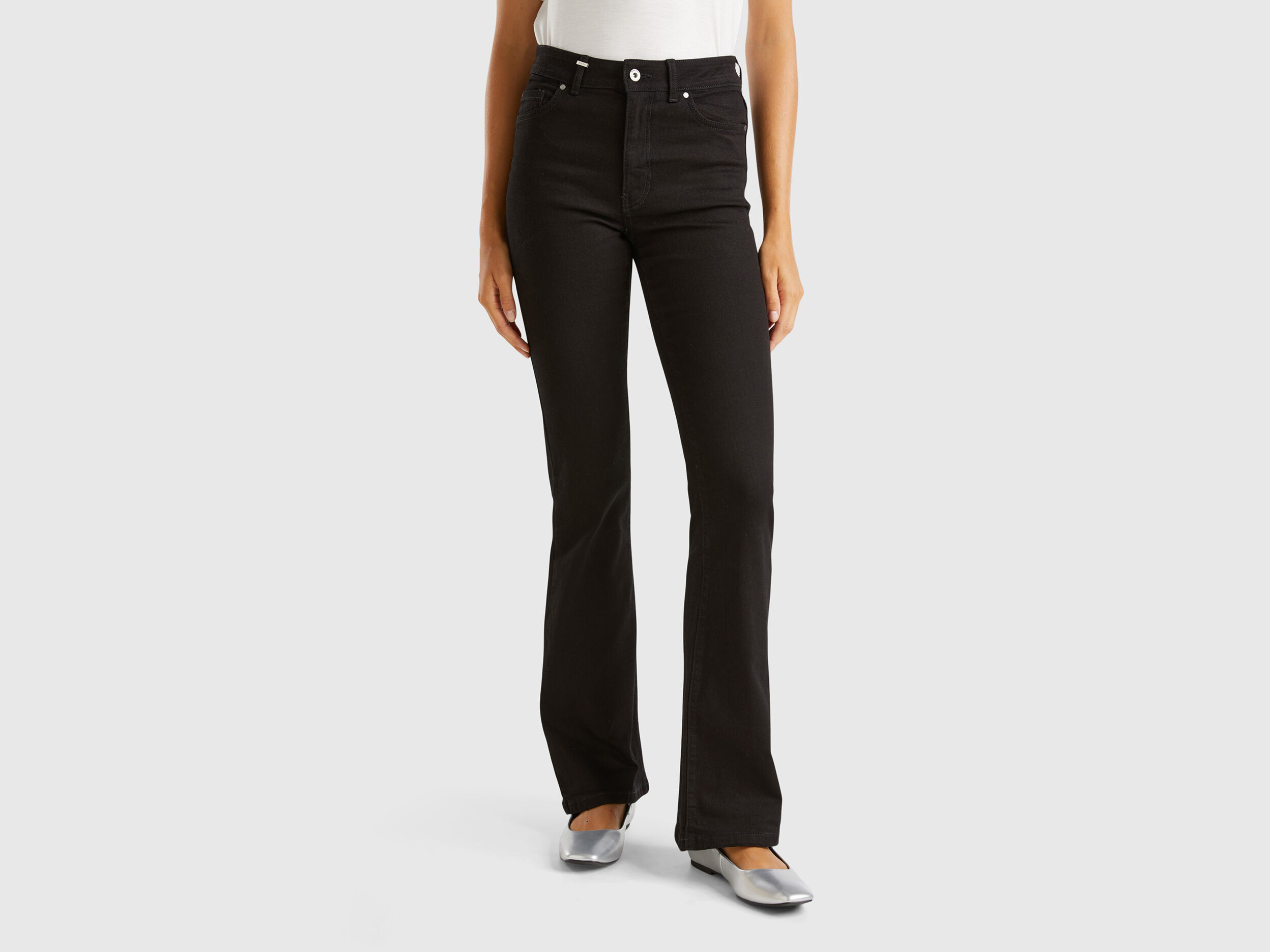 Jeans a zampa in misto cotone riciclato Nero Benetton