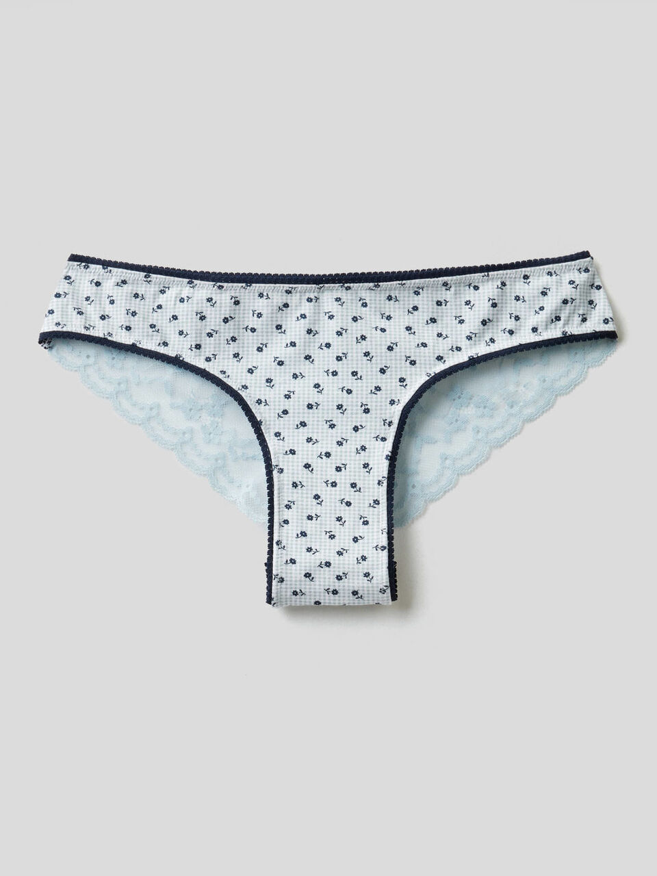 Brasiliana con retro in pizzo stretch image number 1