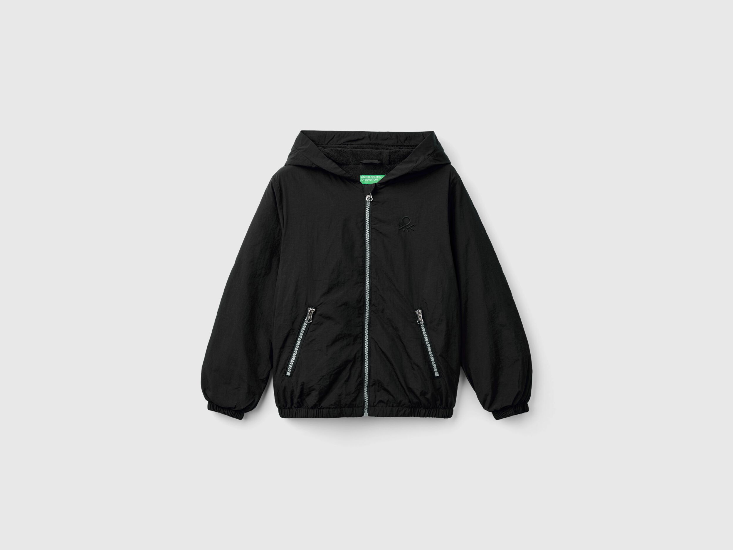 Giubbino in nylon con cappuccio Nero Benetton