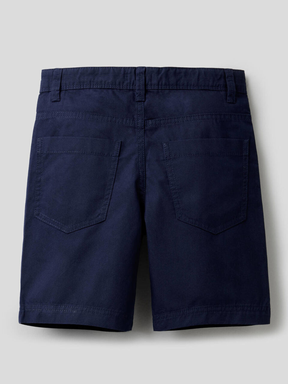 Pantaloni corti cinque tasche image number 2