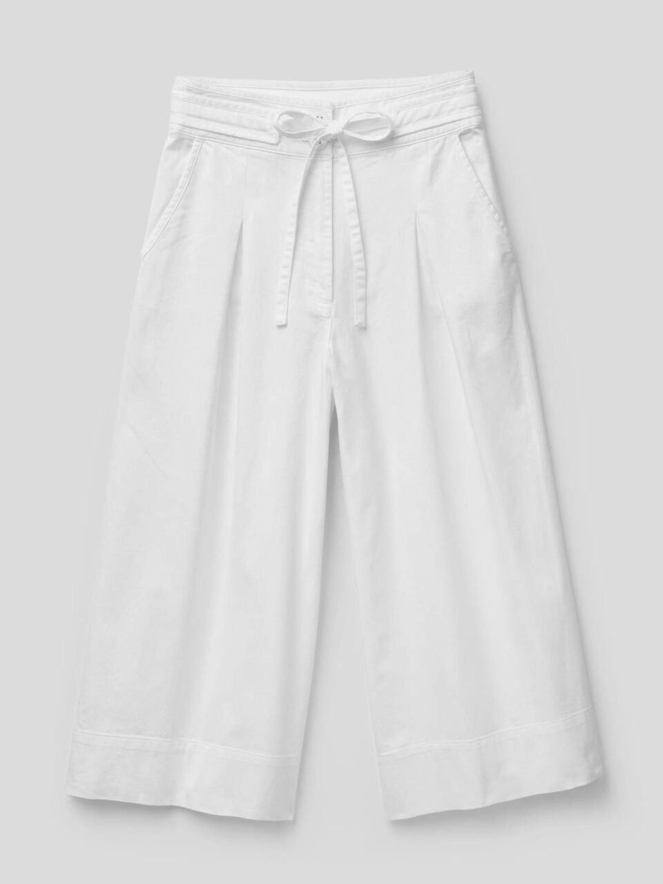 Pantaloni cropped con gamba ampia image number 1
