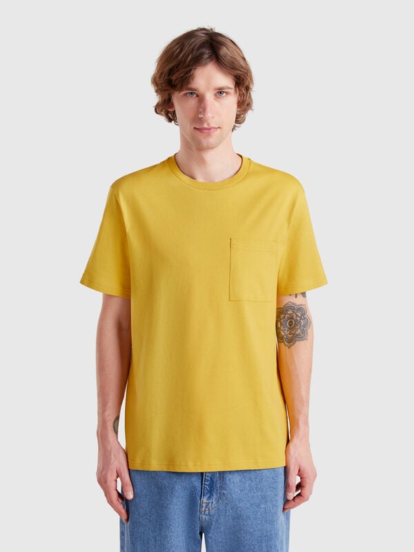 T-shirt senape in cotone bio con taschino Uomo