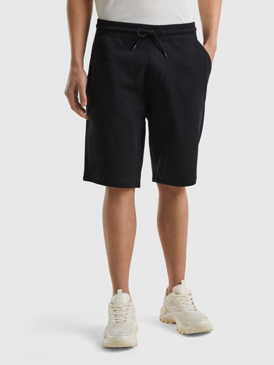 Pantaloni outlet corti benetton