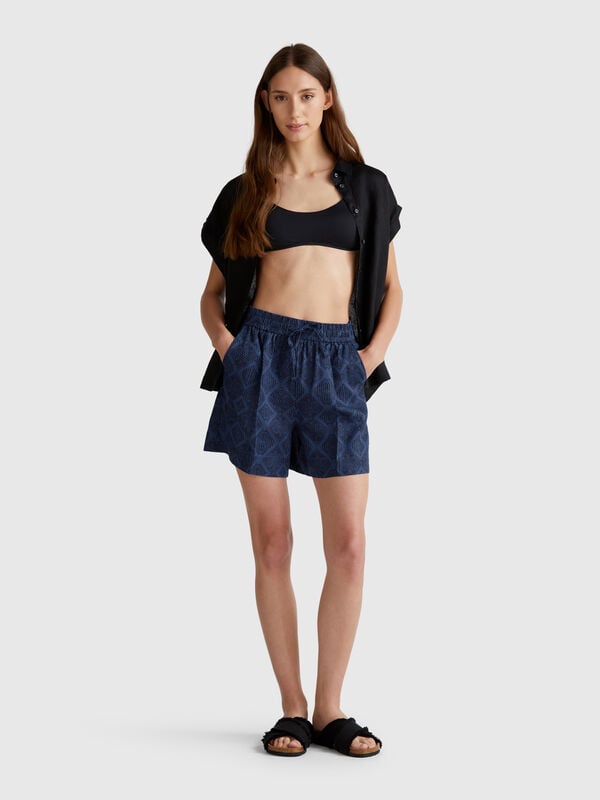 Shorts in lino stampato Donna