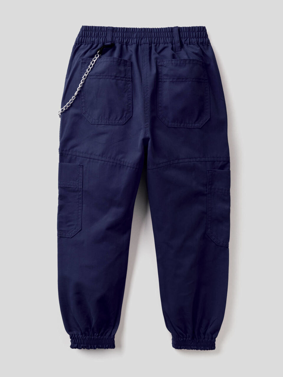 Pantaloni cargo con catenina image number 2
