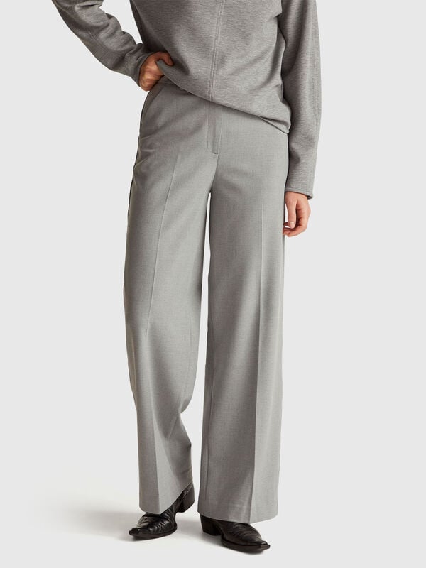 Pantaloni ampi in misto viscosa stretch Pantaloni ampi in misto viscosa stretch Donna