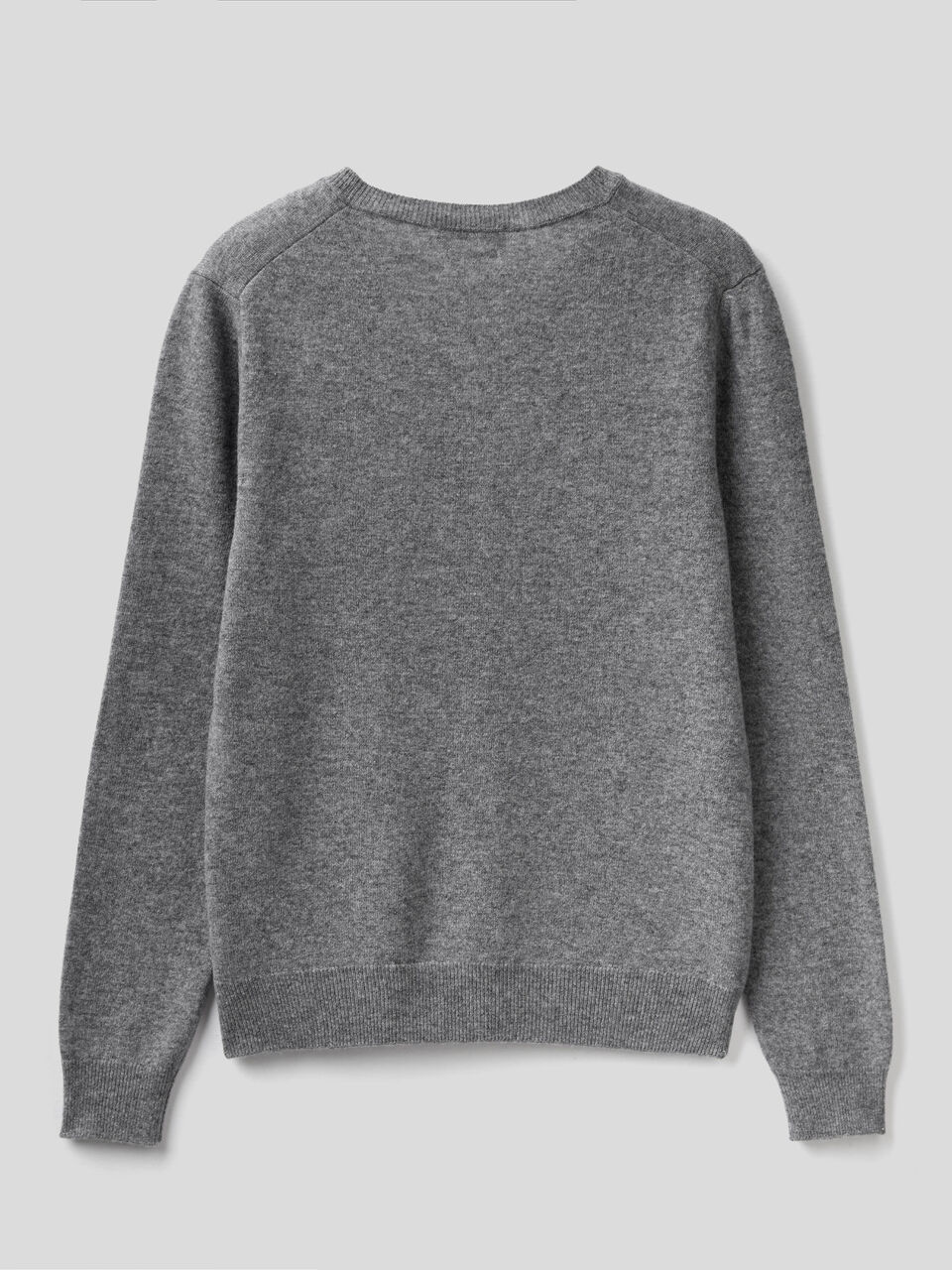 Maglia con scollo a V in pura lana vergine image number 2