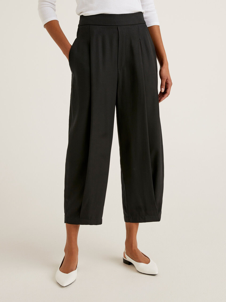 Pantaloni Larghi e Palazzo Donna