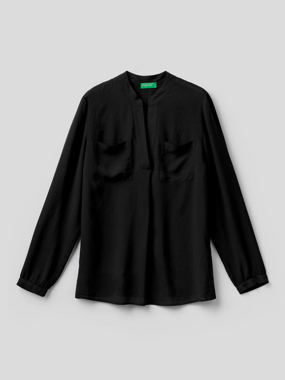 Blusa fluida con scollo a V image number 1