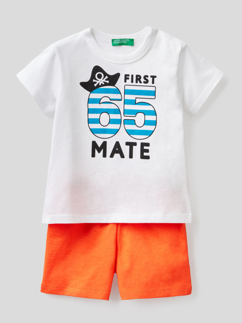 Completo maglietta e shorts image number 1