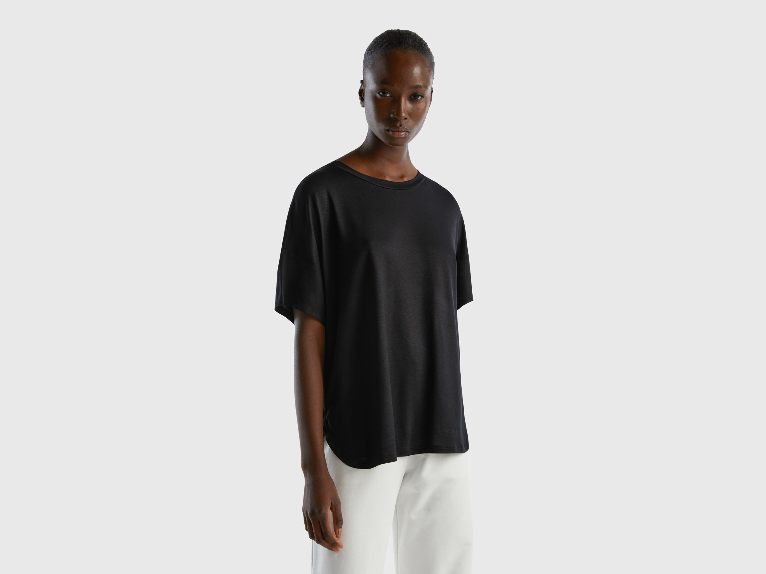 T shirt in viscosa sostenibile stretch