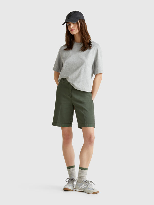 Bermuda con risvolto in cotone stretch Donna