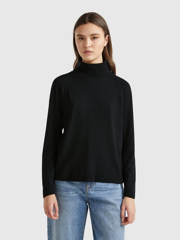 Maglione dolcevita nero in misto lana e cashmere Donna