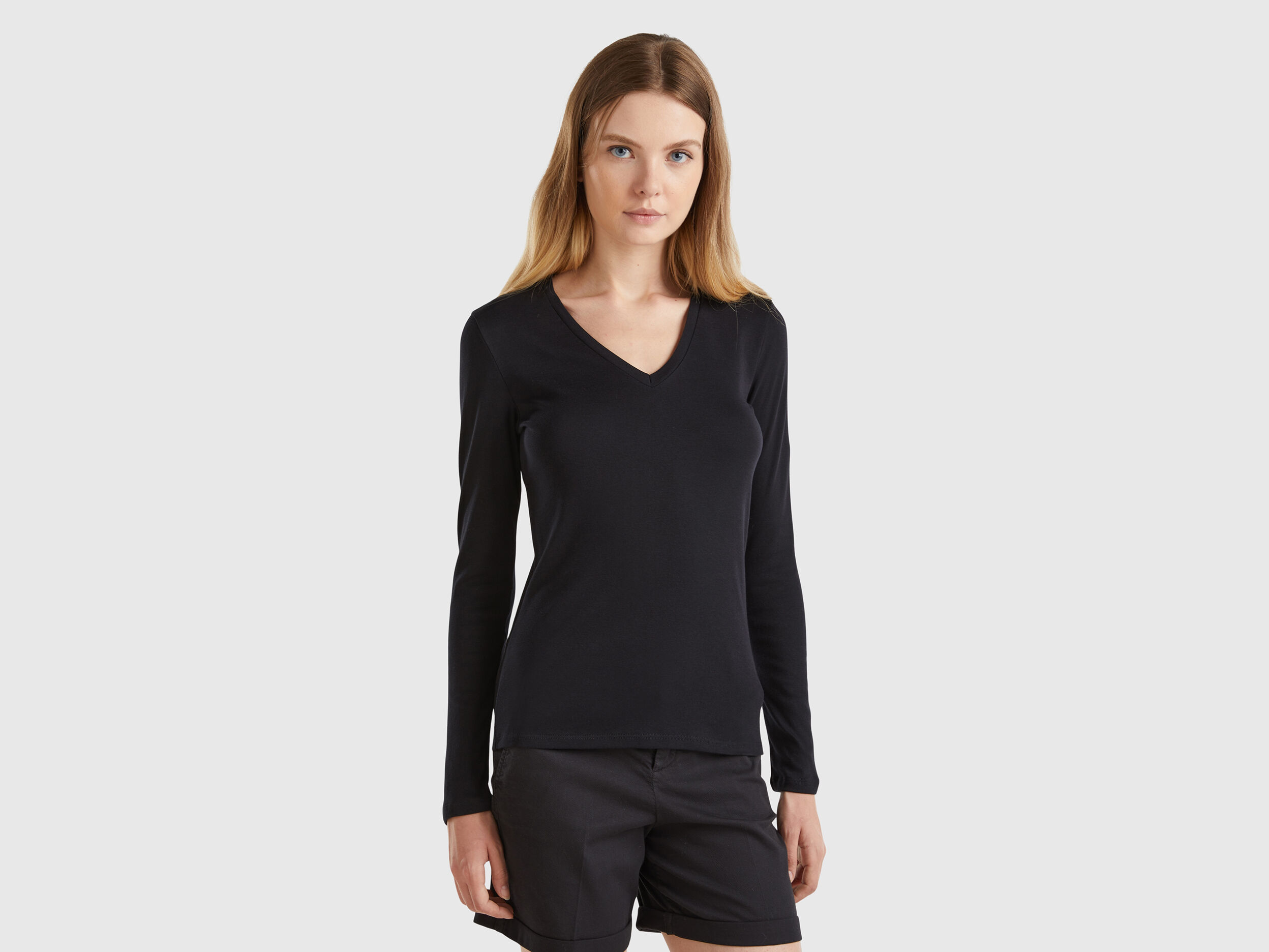 T shirt a manica lunga con scollo a V Nero Benetton