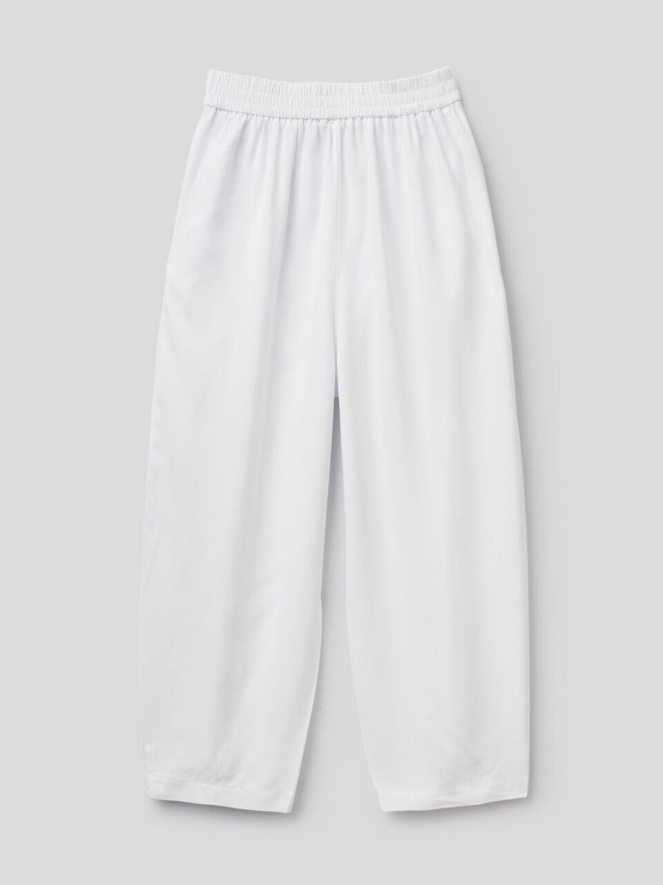 Pantaloni fluidi con pieghe image number 2