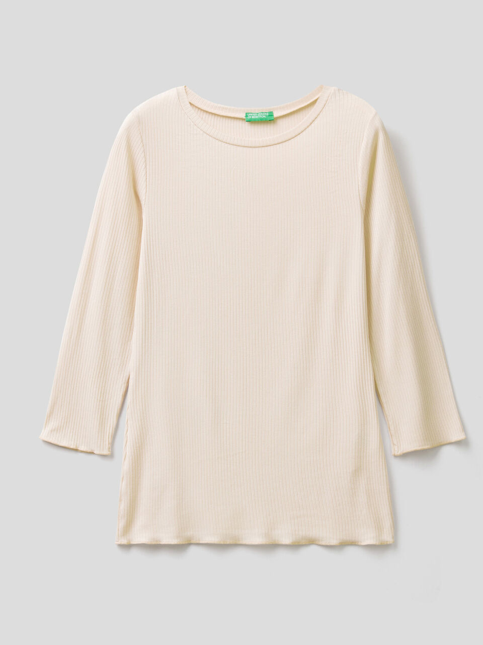T-shirt con scollo a barchetta image number 1