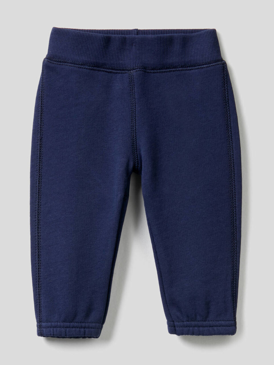 Pantaloni in felpa con ricamo sul retro image number 1