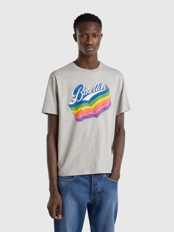 T-shirt grigia in cotone con logo multicolor Uomo