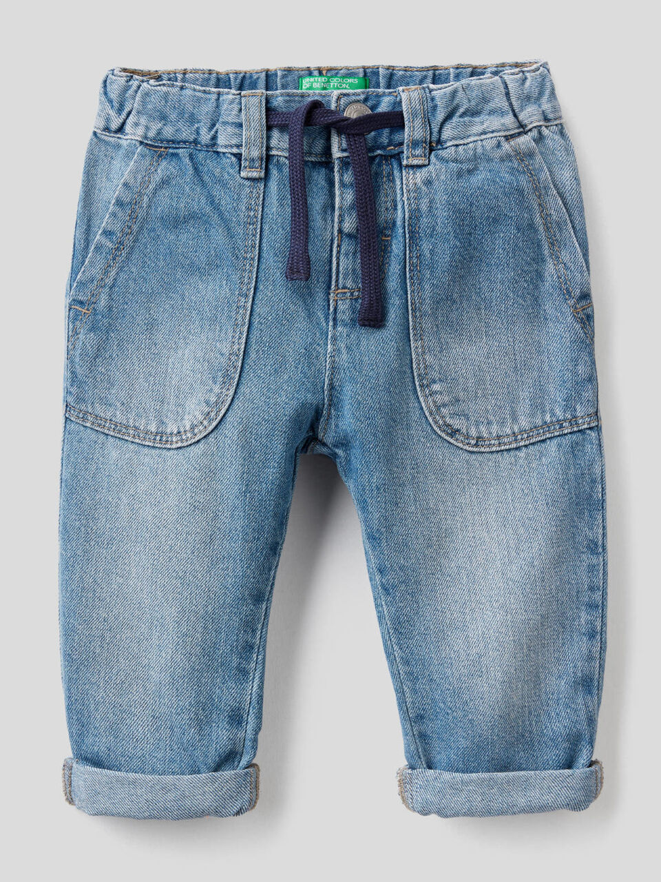 Jeans 100% cotone con maxi tasche image number 1