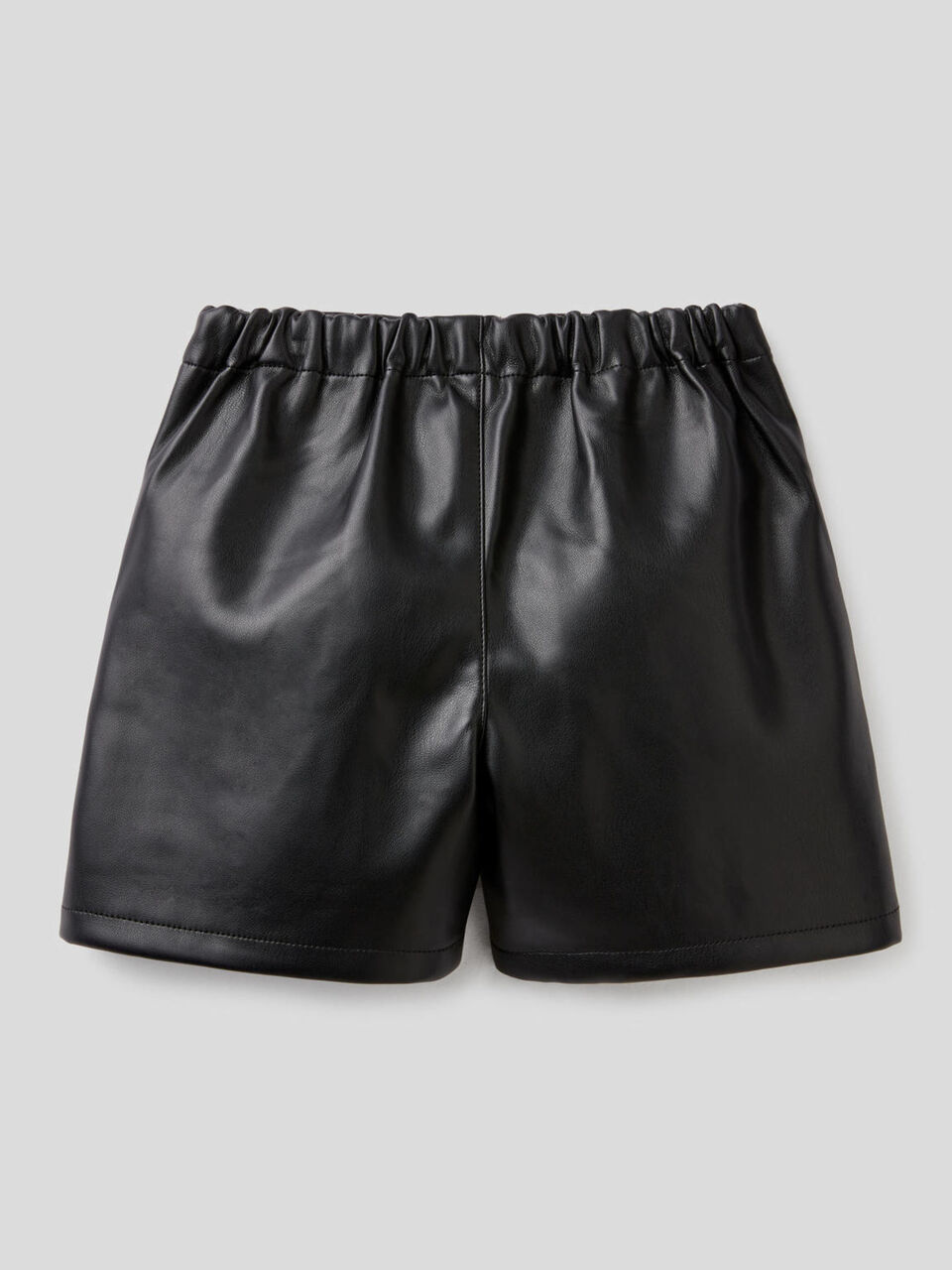 Shorts in tessuto spalmato image number 2