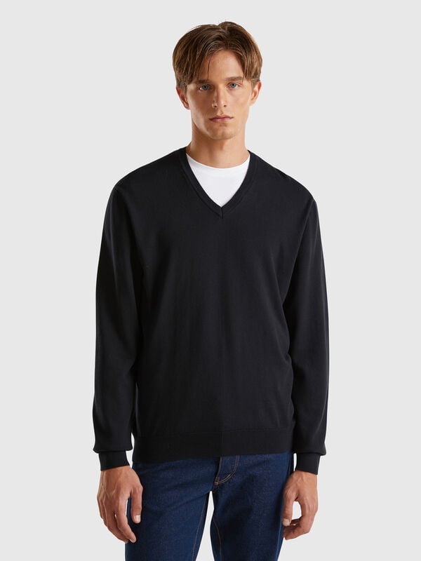 Maglia in puro cotone con scollo a V Uomo