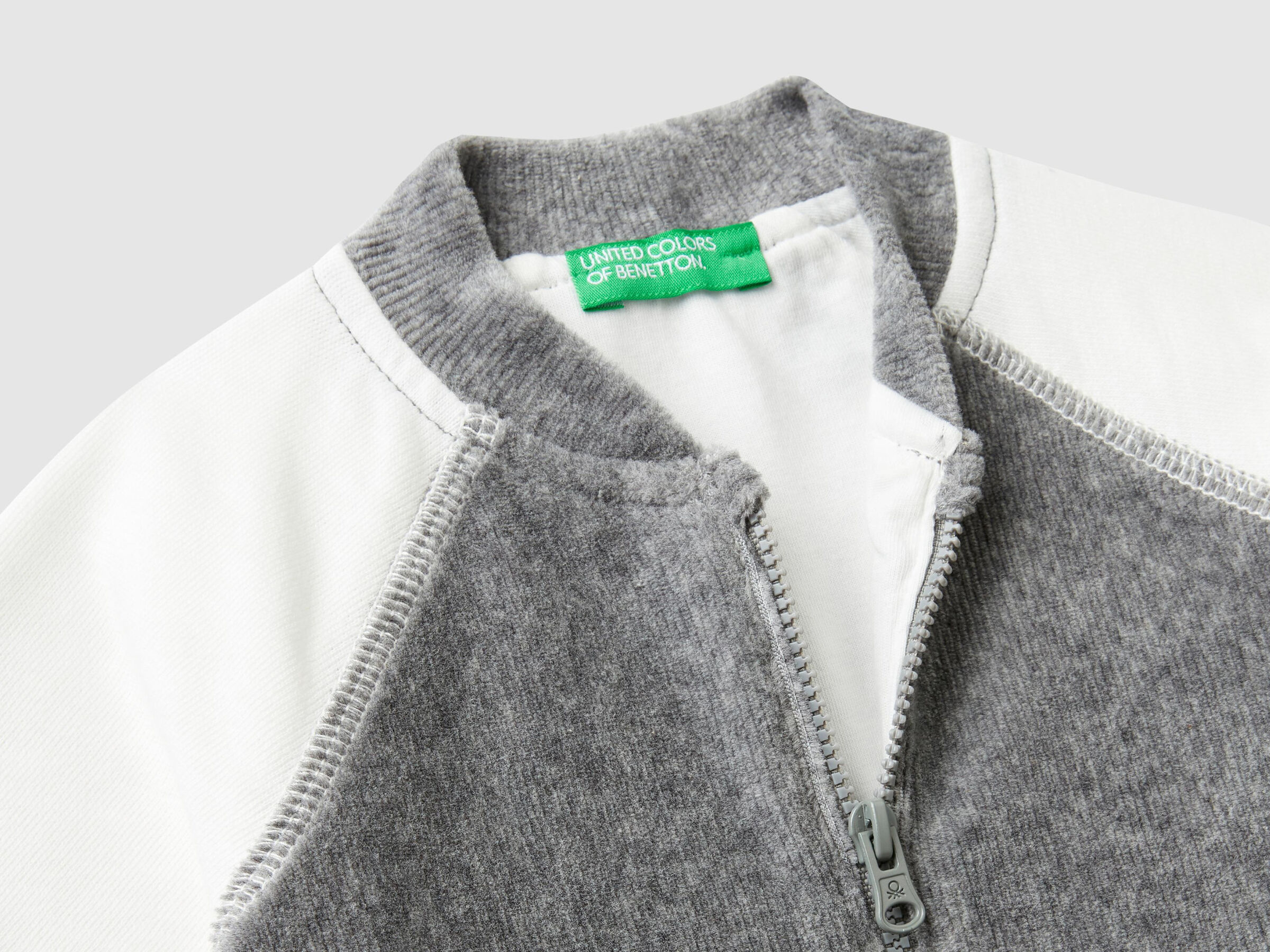 Felpa stile bomber image number null