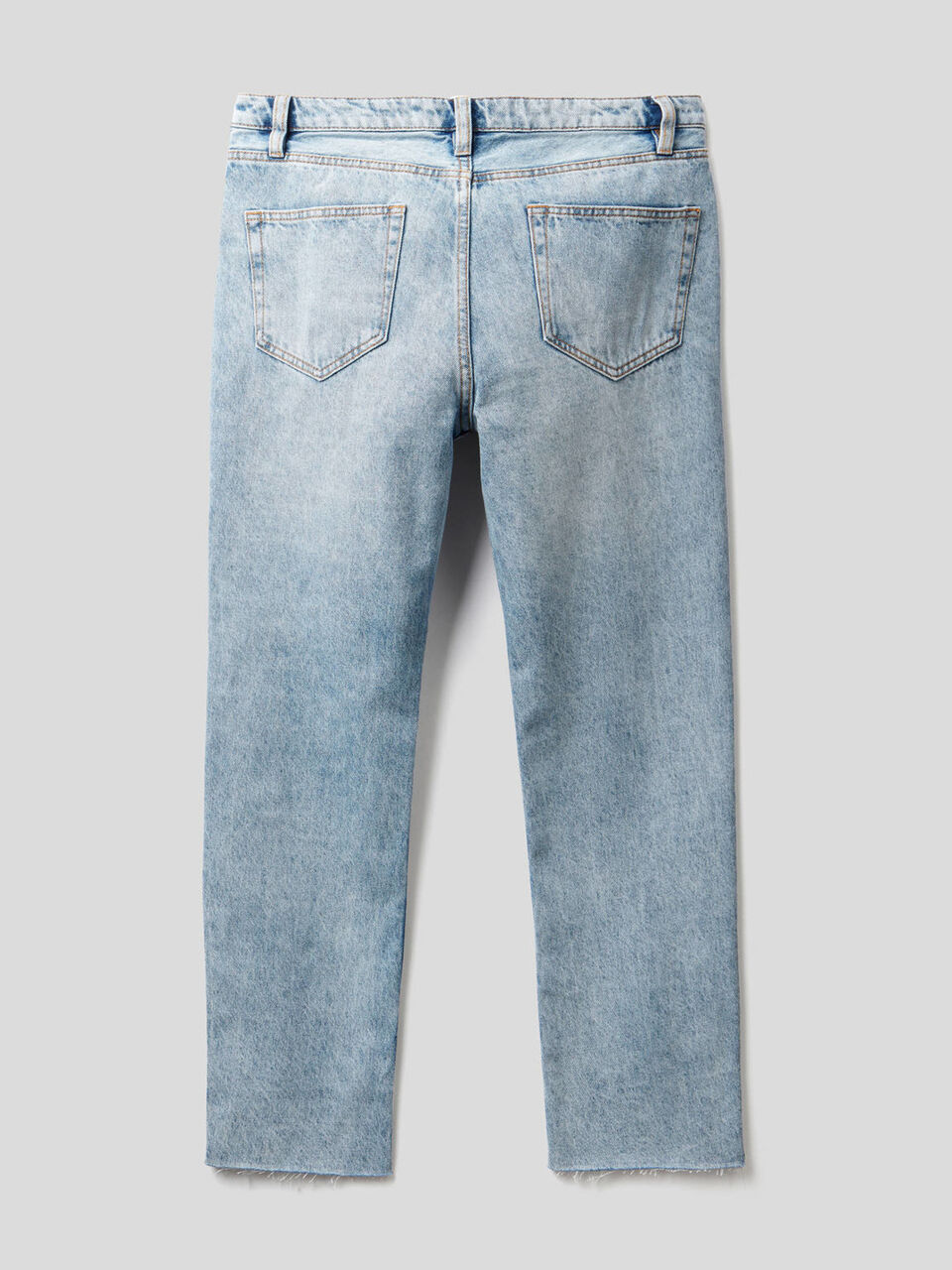 Jeans cinque tasche con gamba dritta image number 2